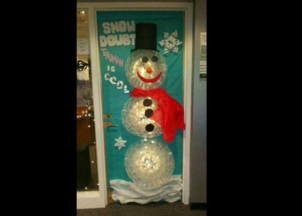 boneco de neve na porta