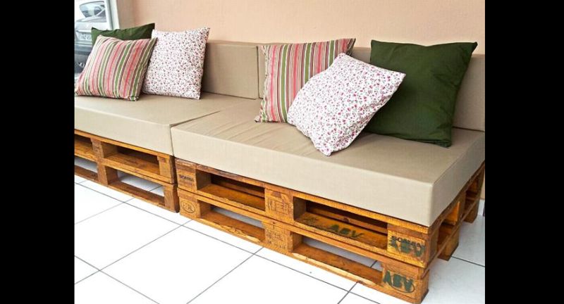 sofá de palete almofadas