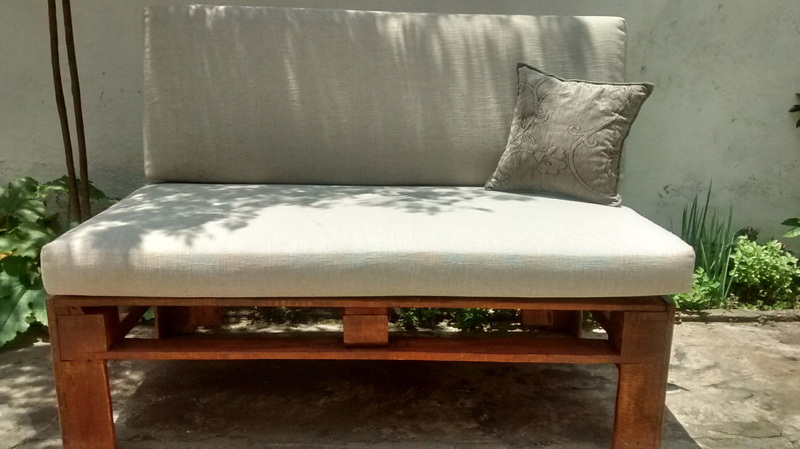sofá de palete colchão