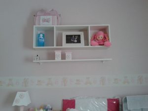 prateleira para quarto de bebe linda