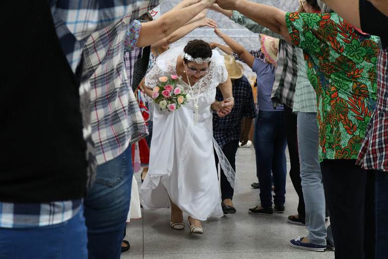 Dança em festa caipira